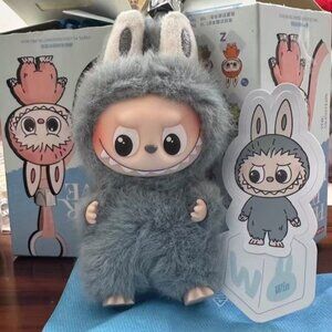 PIN FOR LOVE W(Buy 2, get 1 phone chain.)  Bulk Available